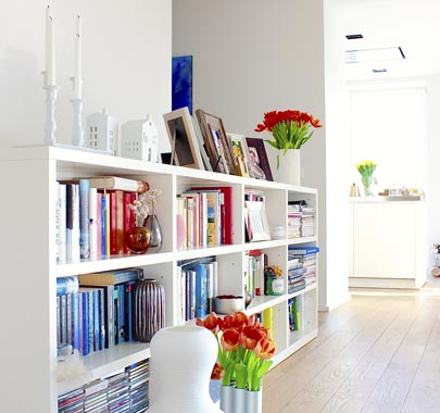 Bücherregal