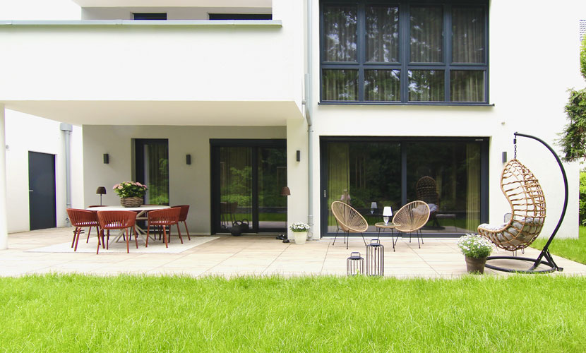 Outdoorgestaltung Terrasse Einfamilienhaus, Mainz