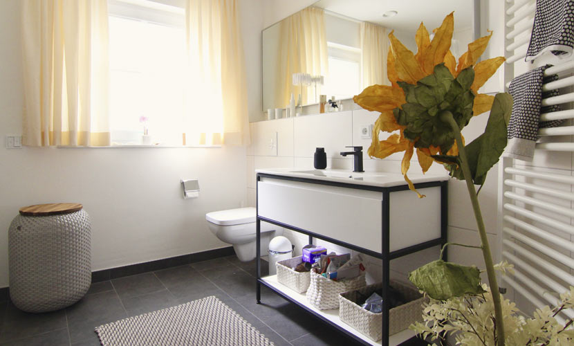 Gästezimmer, Wohn-/Essbereich und Badezimmer Umgestaltung in Frankfurt